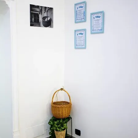 Casa Barrio Espanol * Naples